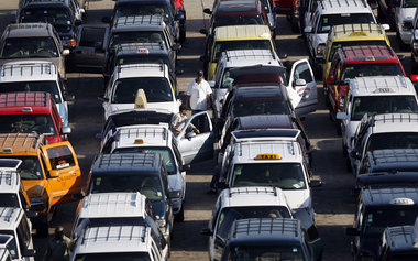 taxis_airport_generic_cabs.jpg